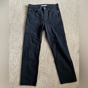 Women’s wedgie straight Levi’s size 25